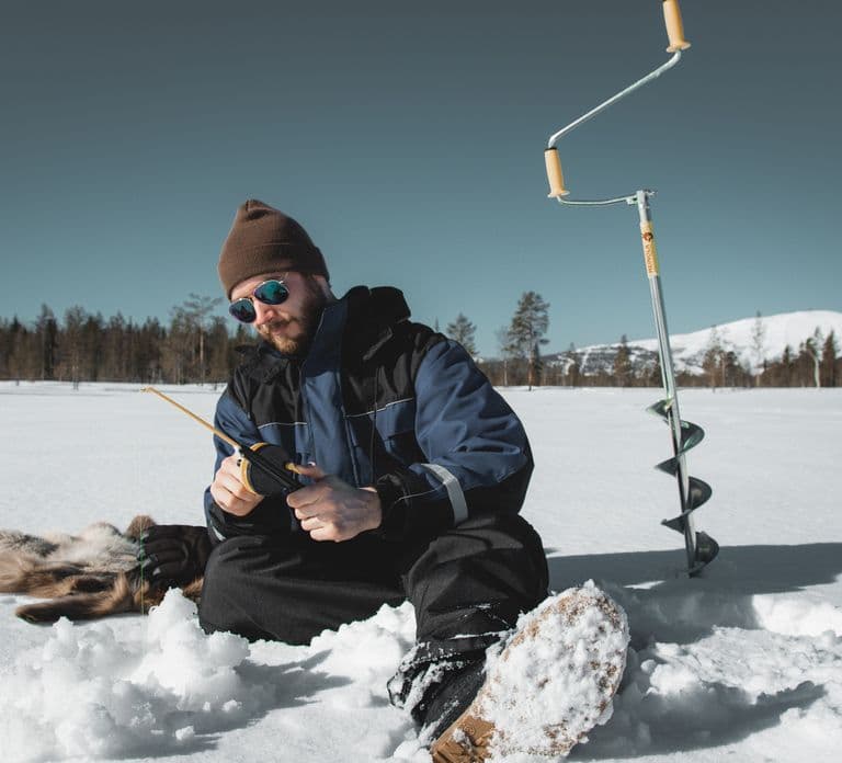 Saariselkä: Arctic Ice Fishing Experience