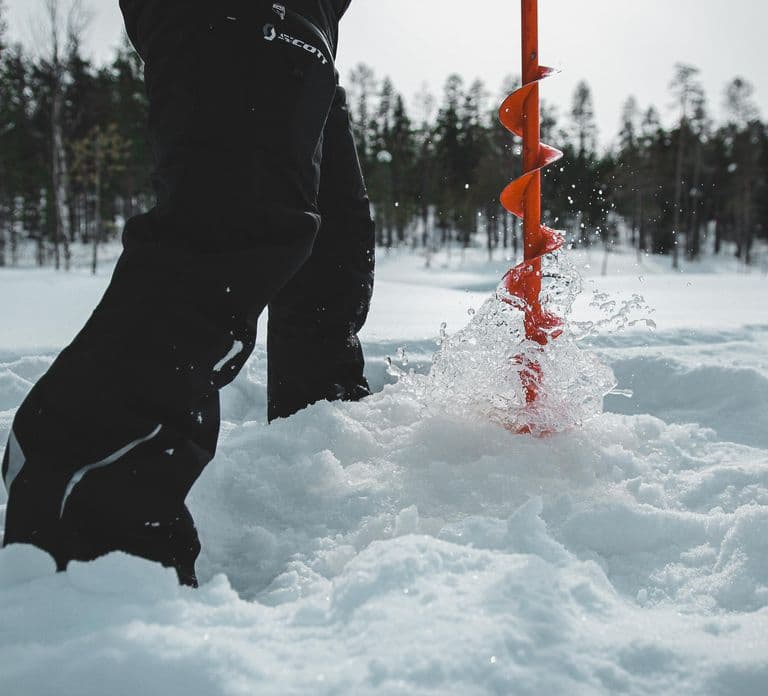 Saariselkä: Arctic Ice Fishing Experience