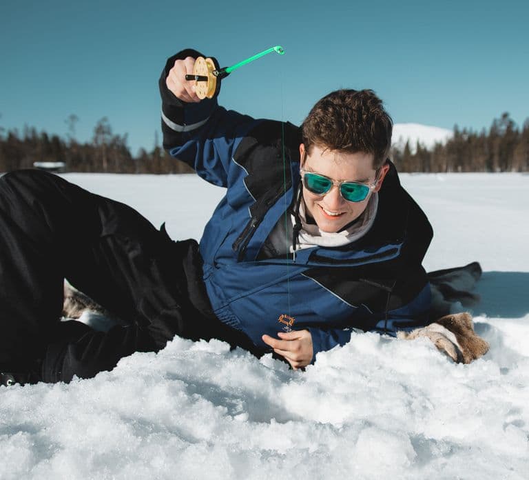 Saariselkä: Experiência de Pesca no Gelo no Ártico