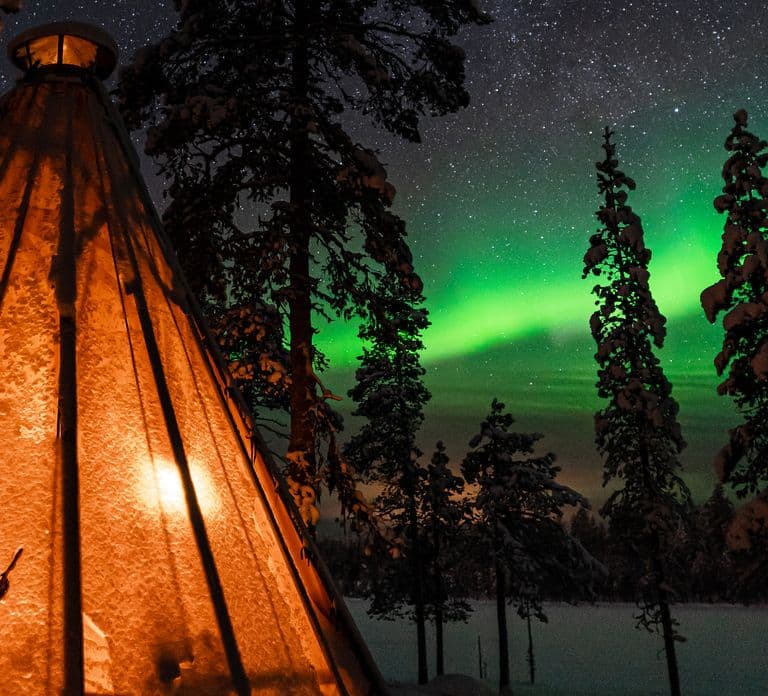 Saariselkä: Aurora-Fototour mit dem Auto inklusive Transfer & Getränken