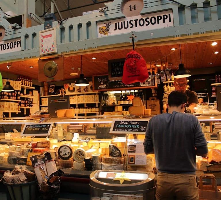 Tampere: Tour Gastronômico com Degustações, Refeição e Vistas da Cidade no Rooftop