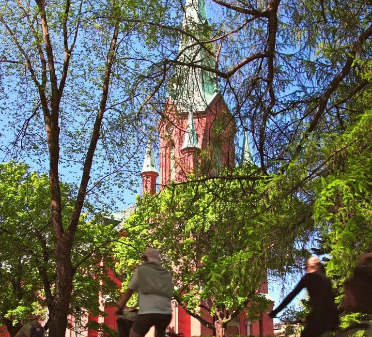 Tampere: Scenic Bike Tour with Sauna & Local Flavors
