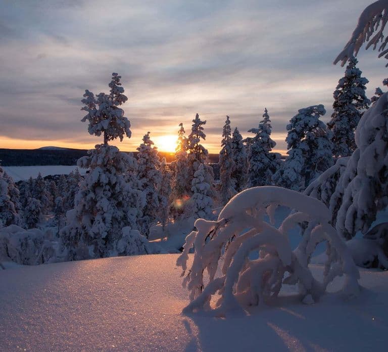 Ylläs : Aventure guidée en raquettes au mont Kesänki
