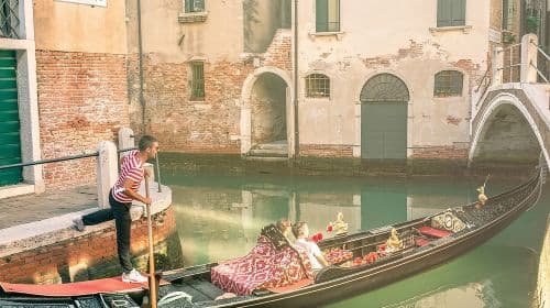 Passeio Clássico de Gôndola de 30 Minutos em Veneza