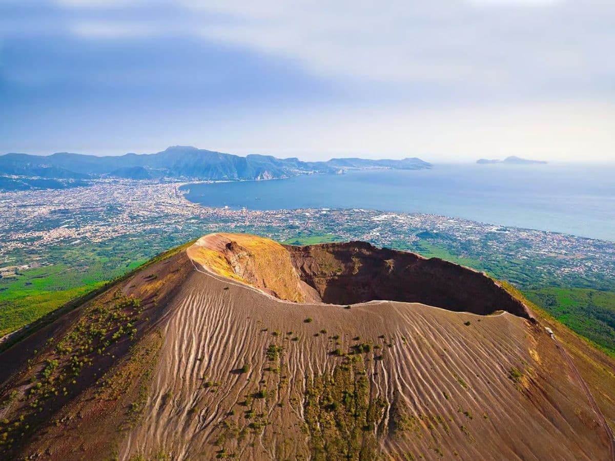 From Naples: Mount Vesuvius Transfer with Entry Tickets