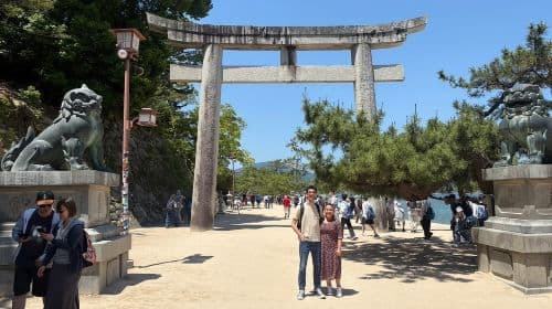 Hiroshima: Miyajima Island Halve Dagtour met Gids Day Tours