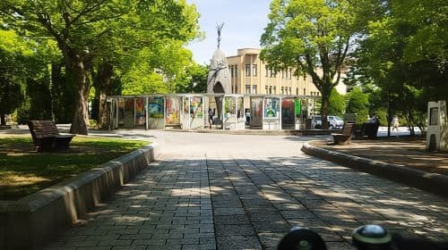 Hiroshima : visite guidée en vélo électrique du parc de la Paix, du château et du temple Mitaki
