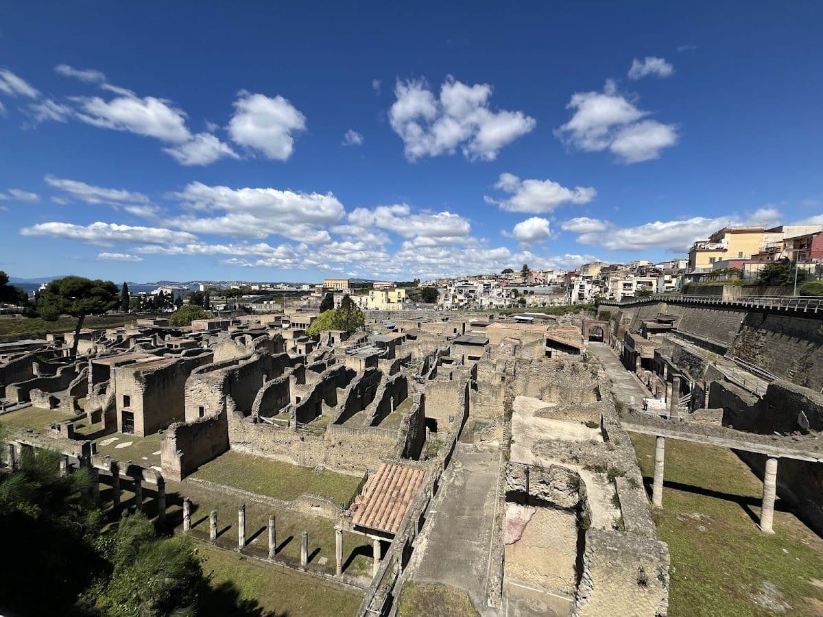 Herculaneum small group tour with an archaeologist