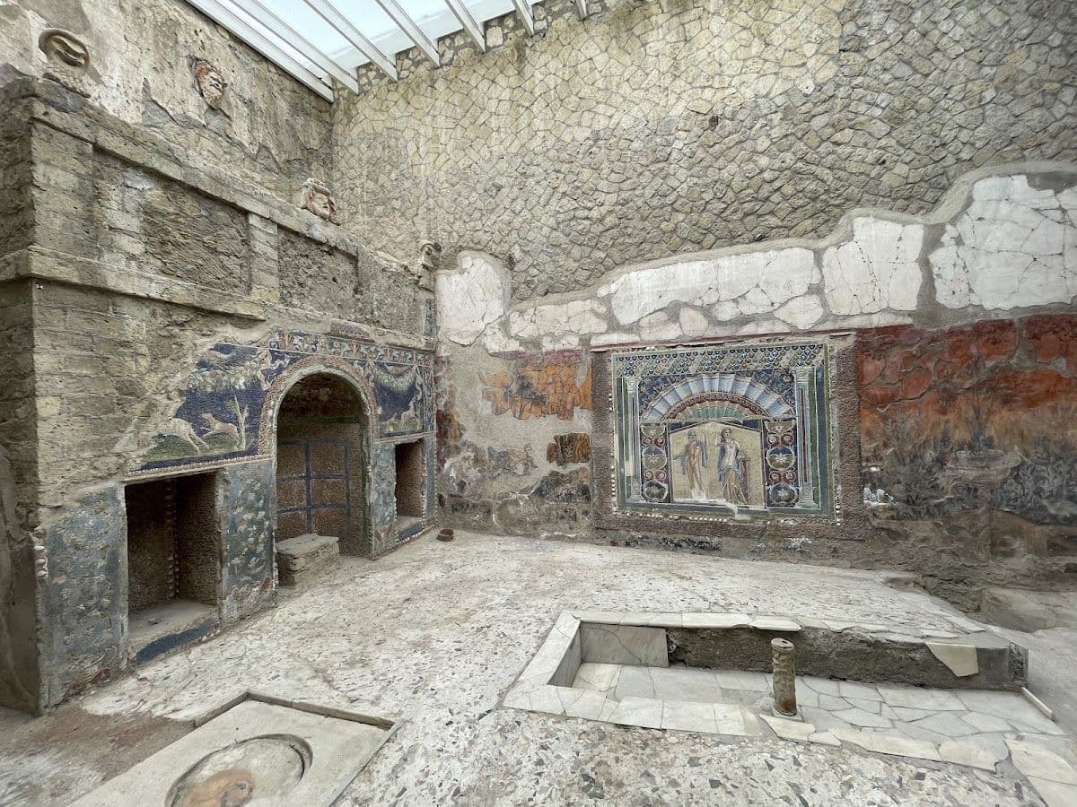 Herculaneum small group tour with an archaeologist