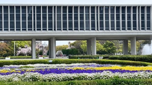 Hiroshima; Hiroshima Peace Memorial Museum and Castle Tour Day Tours