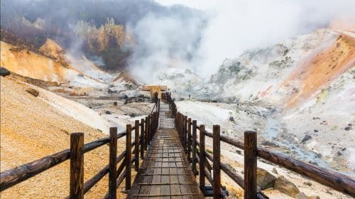 Jednodniowa wycieczka: Dolina Noboribetsu Jigokudani + Jezioro Tōya + Jezioro Shikotsu + Showa Shinzan Bear Ranch na Hokkaido
