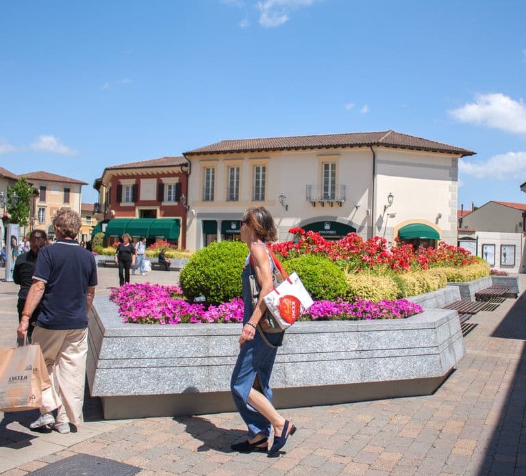 Milan: Serravalle Designer Outlet 왕복 버스 이동 서비스