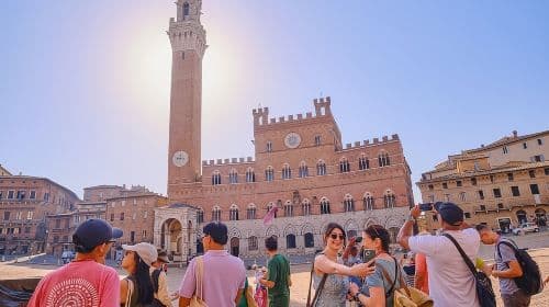 Dagtrip naar Pisa, Siena en San Gimignano met lunch & wijnarrangement