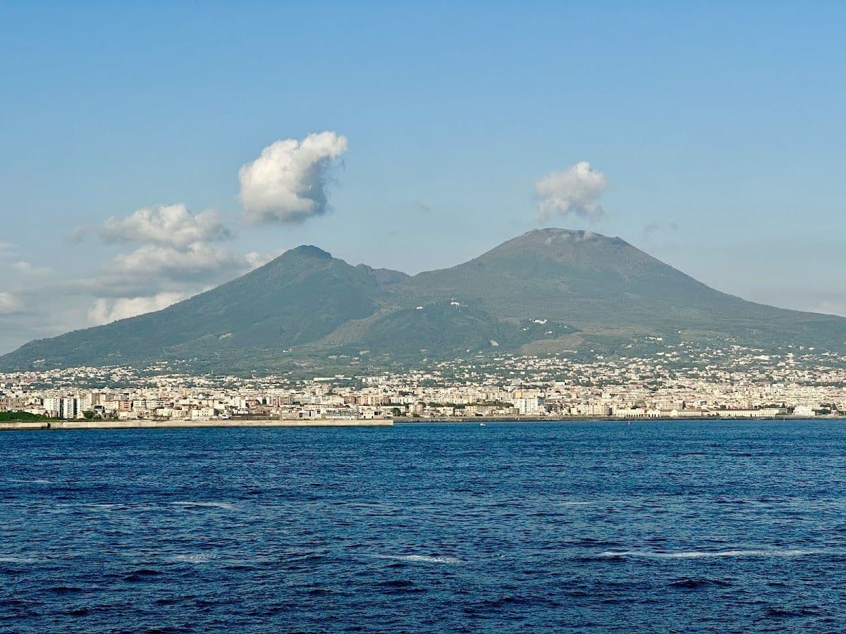 Pompeii and Mount Vesuvius Tour with Transportation