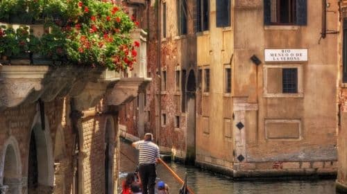 Giro romantico in gondola sul Canal Grande a Venezia, Italia [Audioguida multilingue in inglese/cinese/giapponese e altre] Pass di trasporto