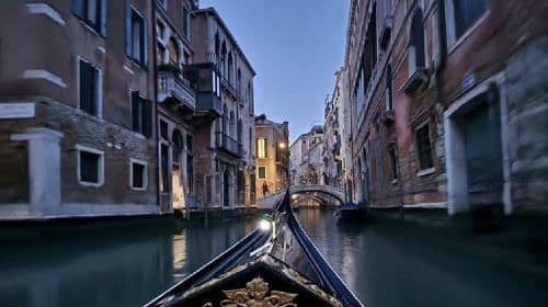 Romantic Gondola Sightseeing Cruise Ticket on the Grand Canal in Venice, Italy Transport Passes