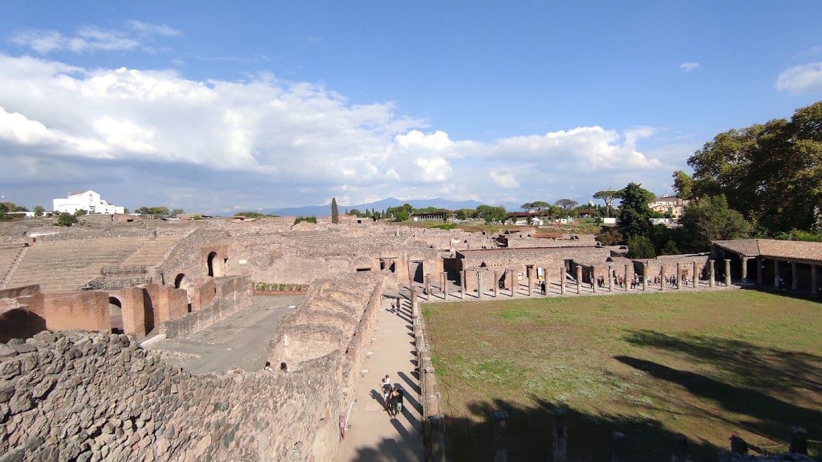 Ruins of Pompeii Small Group Tour with a Local Guide
