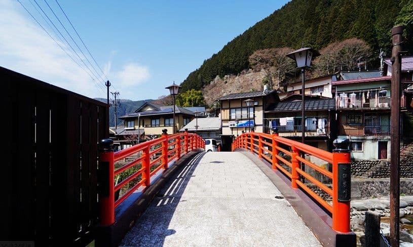 A day trip to Kami-Yamana, Hida, Takayama, and Shirakawa-go Gassho-zukuri villages in Nagoya.