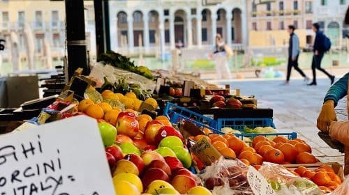 Tour de Comida de Rua em Veneza com Guia Local e Visita ao Mercado de Alimentos