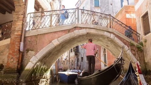 Veneza: Experiência de Gôndola no Grande Canal com Comentários ao Vivo