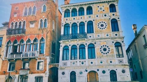 Venetië: Gedeelde gondelvaart door de Lagunestad Dagtochten