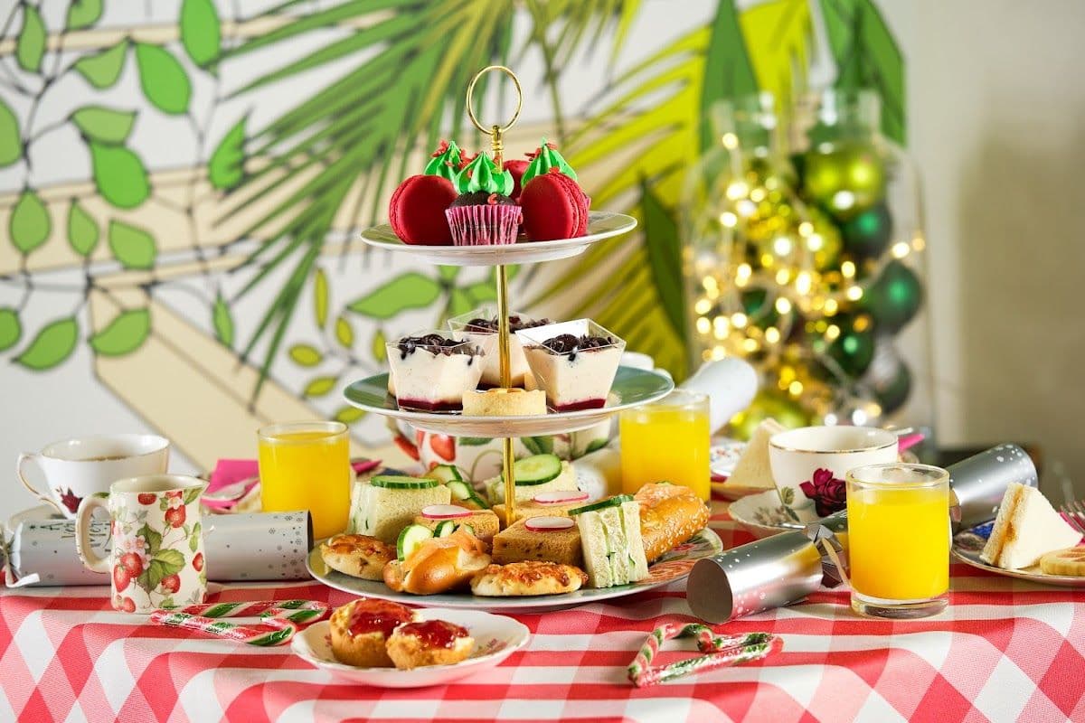 Afternoon Tea Bus Tour of London