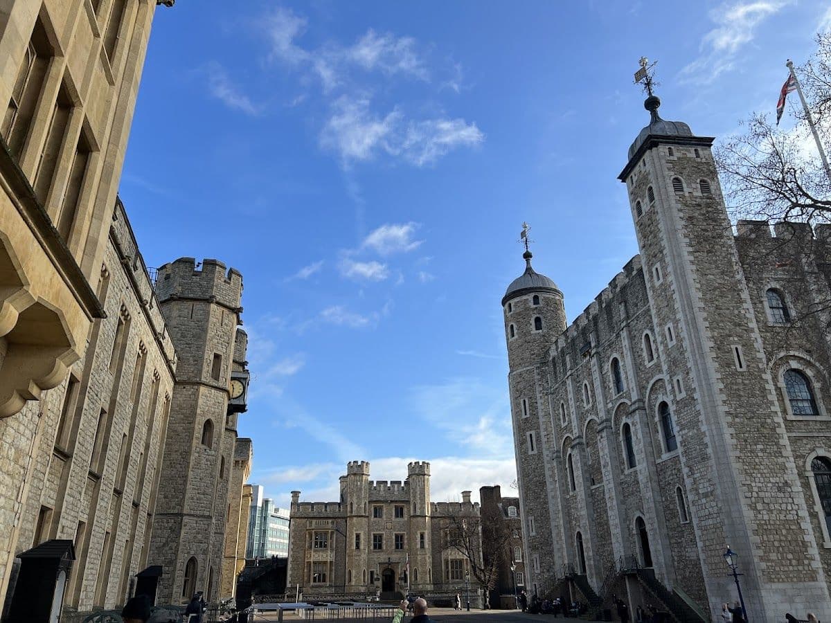 Guided tour of Westminster, River Cruise and Tickets to The Tower of London