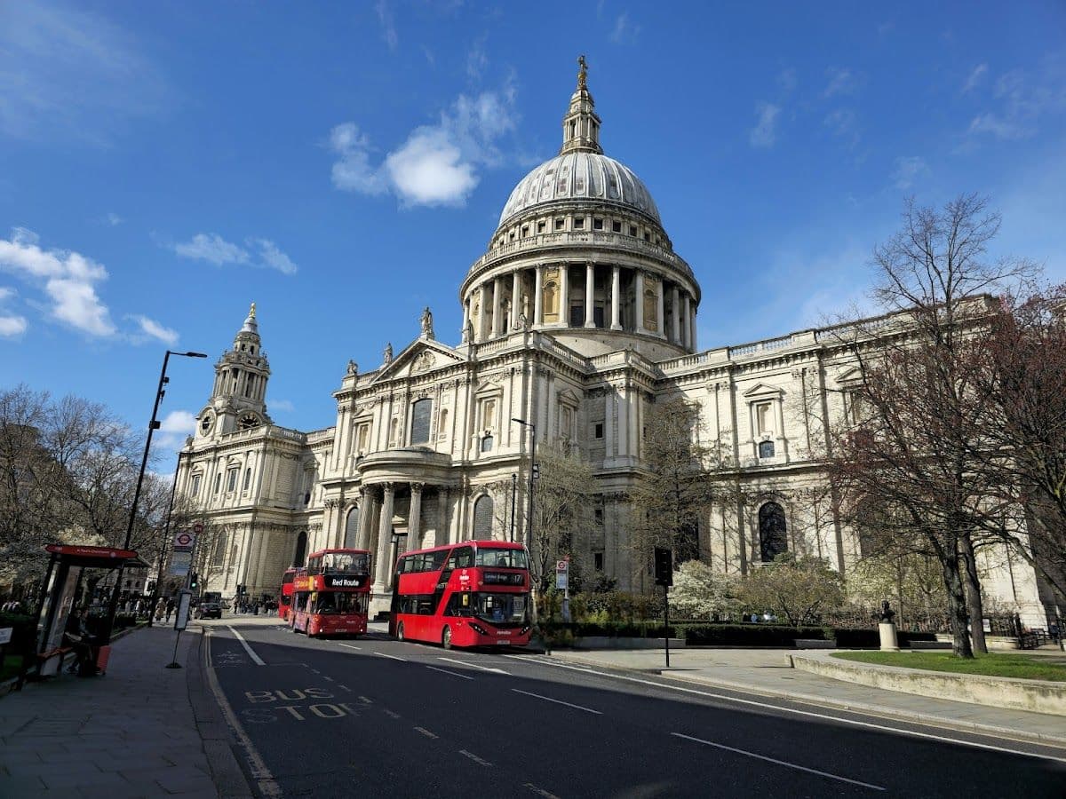 London City Pass [Official Go City Ticket + Westminster Abbey/Tower of London/St. Paul's Cathedral + 95+ Popular Attractions + Optional Plus Upgrade]