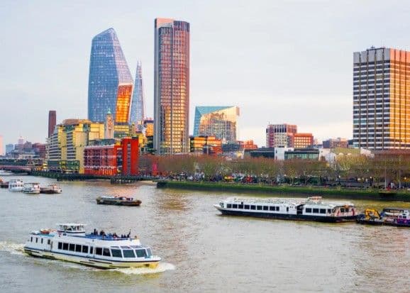 Crociera Turistica sul Tamigi (Westminster ~Tower Bridge)