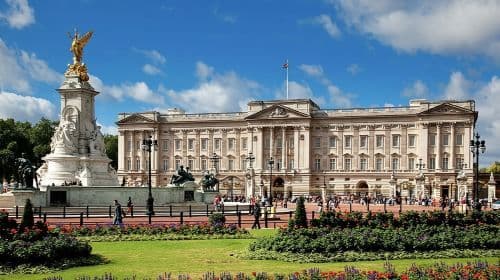 The Changing of the Guard Tour and Buckingham Palace Day Tours