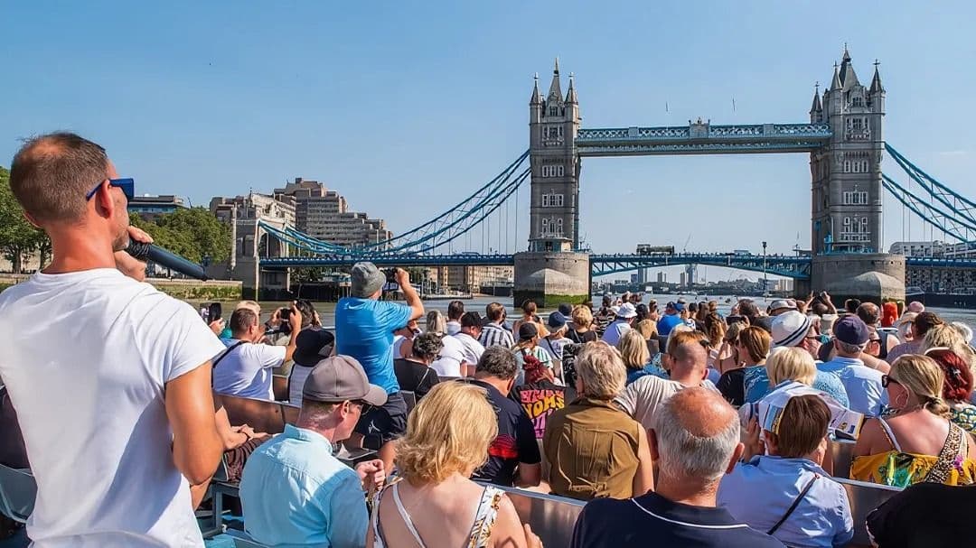 Tower Bridge River Sightseeing Cruise vanaf Westminster
