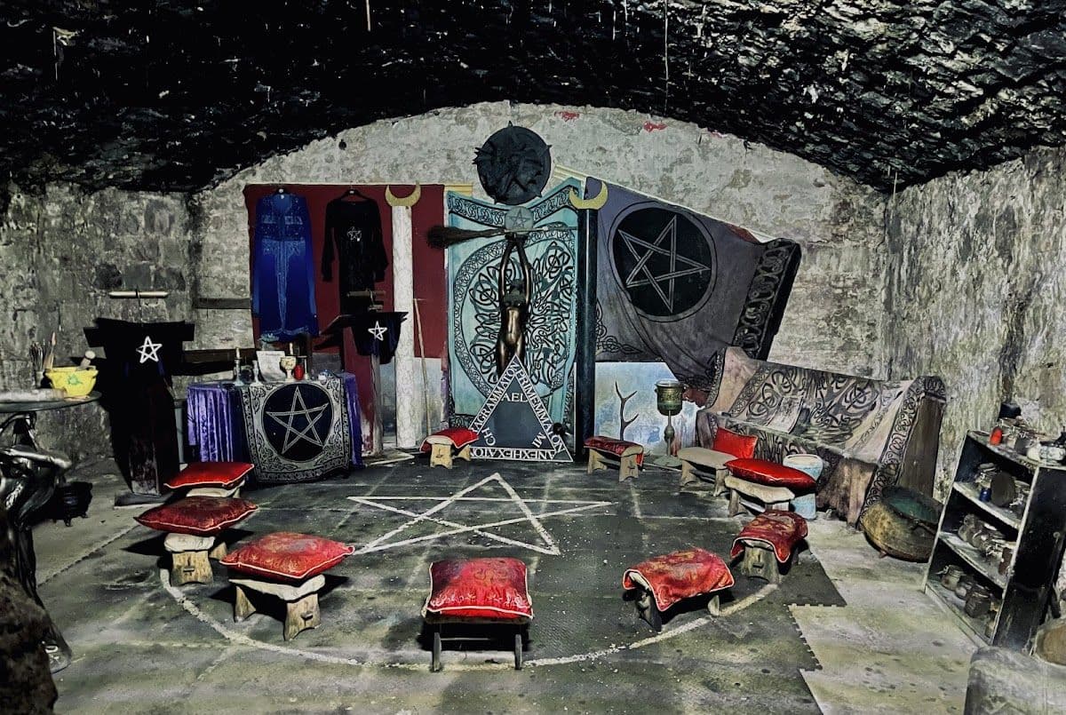 Underground Vaults Walking Tour in Edinburgh Old Town
