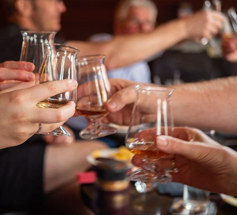Degustazione Deluxe di Whiskey e Cibo di 2 Ore