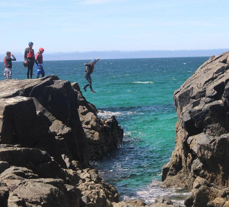 Connemara: Coasteering-Abenteuer