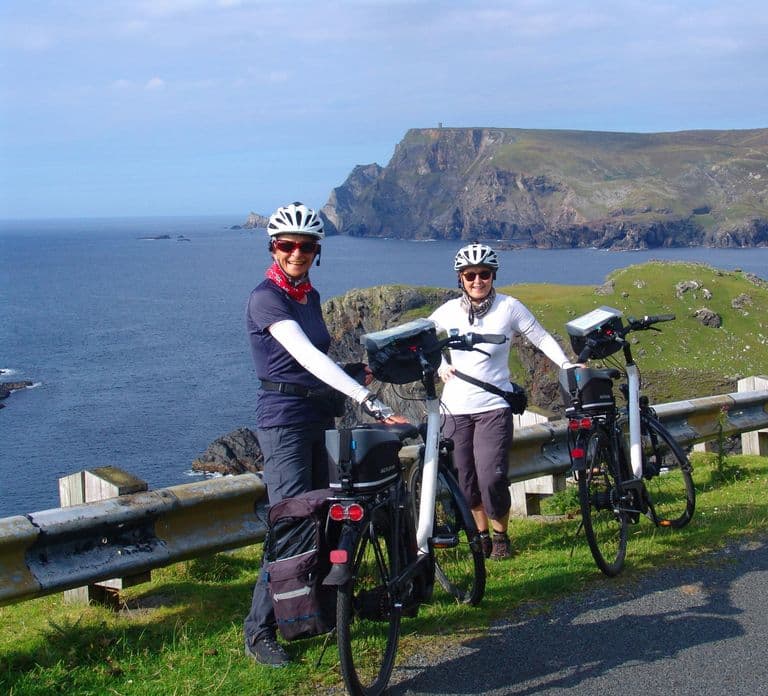 Tour de 1 dia de bicicleta elétrica autoguiado pela Costa de Donegal