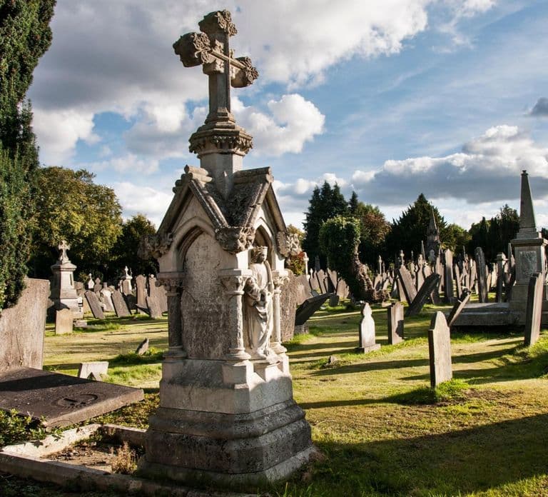 Dublin Glasnevin National Cemetery Audio Tour with Transfers