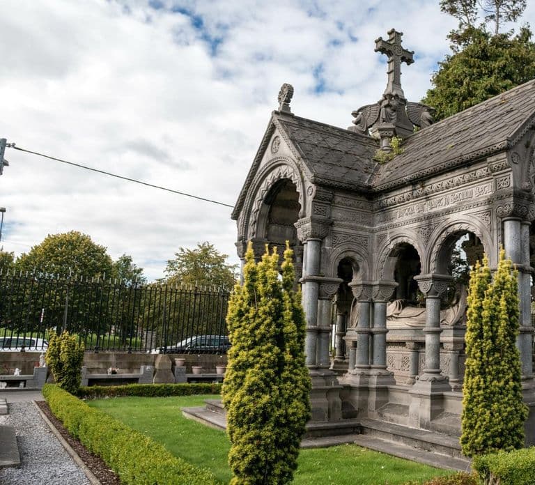 Dublin Glasnevin National Cemetery Audio Tour with Transfers