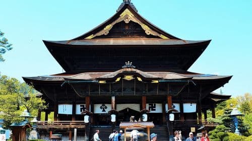 Tour di 1 giorno: Scimmie delle nevi, Tempio Zenko-ji e sake a Nagano