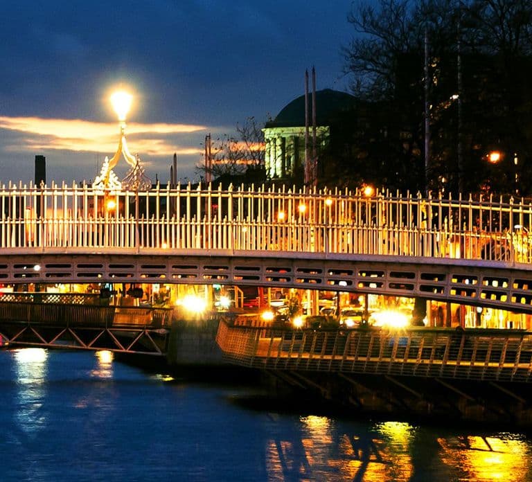 Dublin: Big Bus Panoramic Night Tour with Live Guide