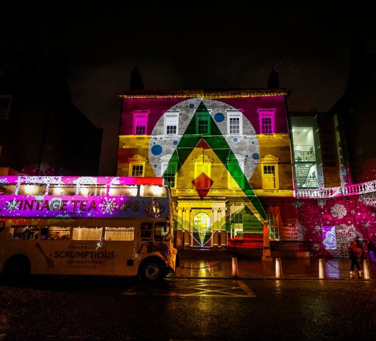 Dublín: Tour en autobús festivo de luces navideñas con té de la tarde