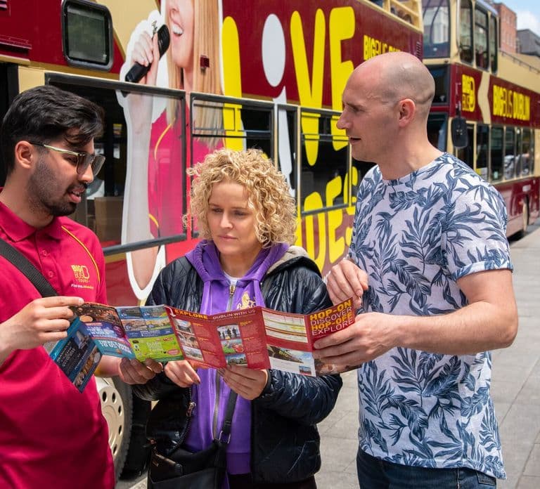 Dublino: Biglietto per la Guinness Storehouse e tour in autobus Hop-on Hop-off