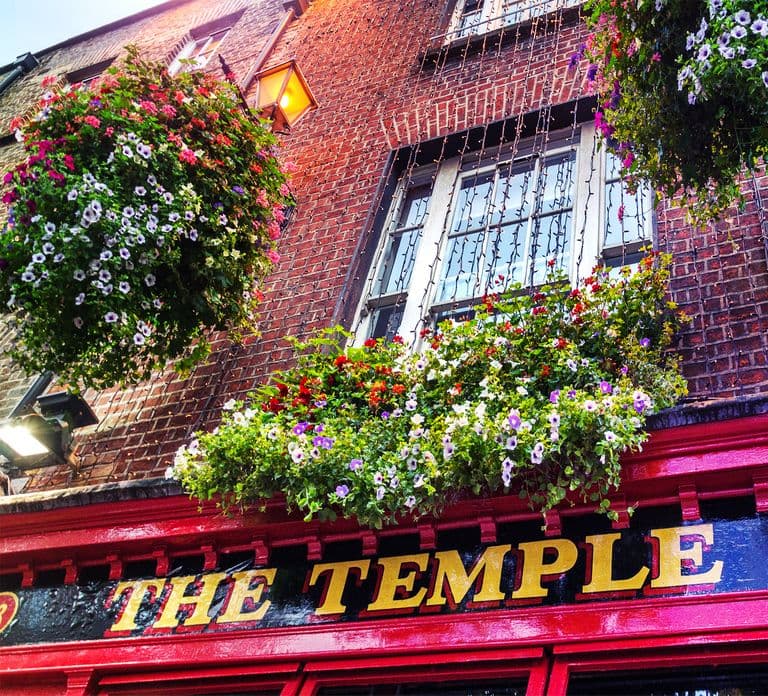 Dublin: Guinness Storehouse Ticket & Hop-on Hop-off Bus Tour