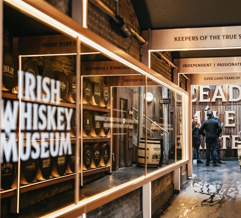 Dublin: Irish Whiskey Museum Blending Tour with Tastings