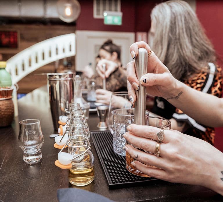 Dublino: Masterclass di cocktail al whisky presso l'Irish Whiskey Museum