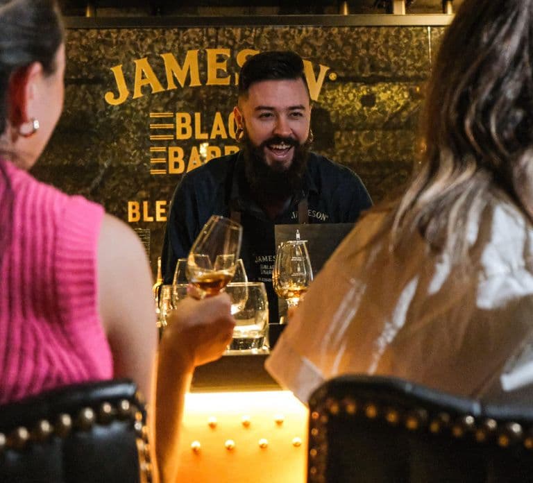 Dublin: Aula de Mistura de Whiskey na Jameson Distillery