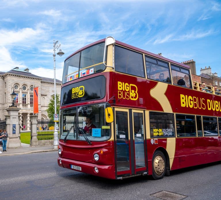 Dublino: Jameson Whiskey Distillery & Tour in autobus Hop-on Hop-off