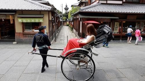 Kyoto: Private Rickshaw Tour of Gion and Higashiyama Area