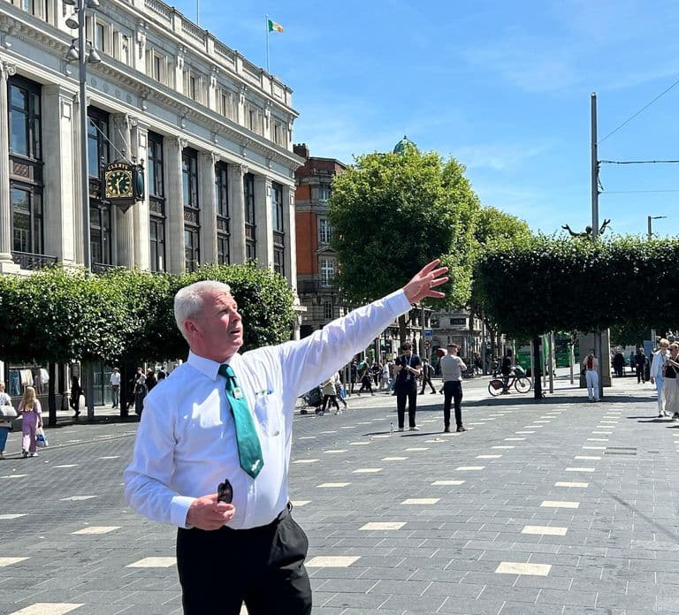 Dublín: Tour a pie por la historia y los lugares destacados con un guía local