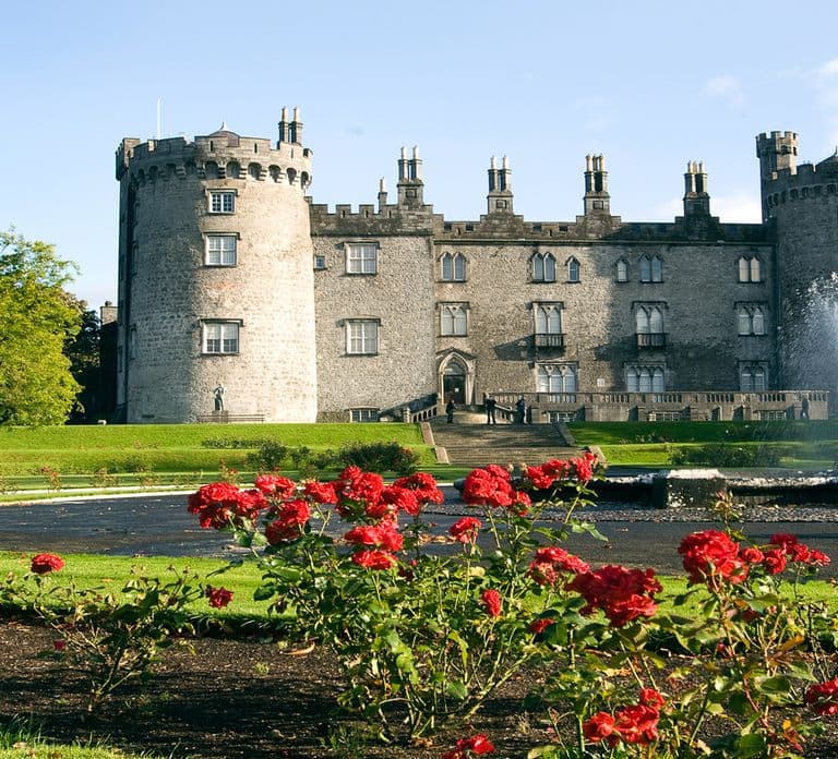 Vanuit Dublin: Tour door Wicklow Mountains, Glendalough & Kilkenny