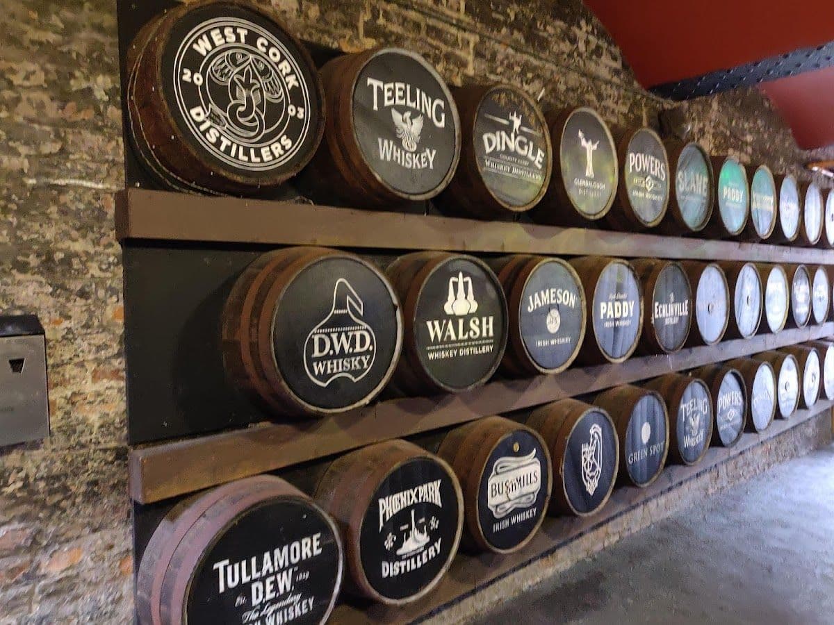Irish Whiskey Museum: Gallery Guided Tour with Tasting